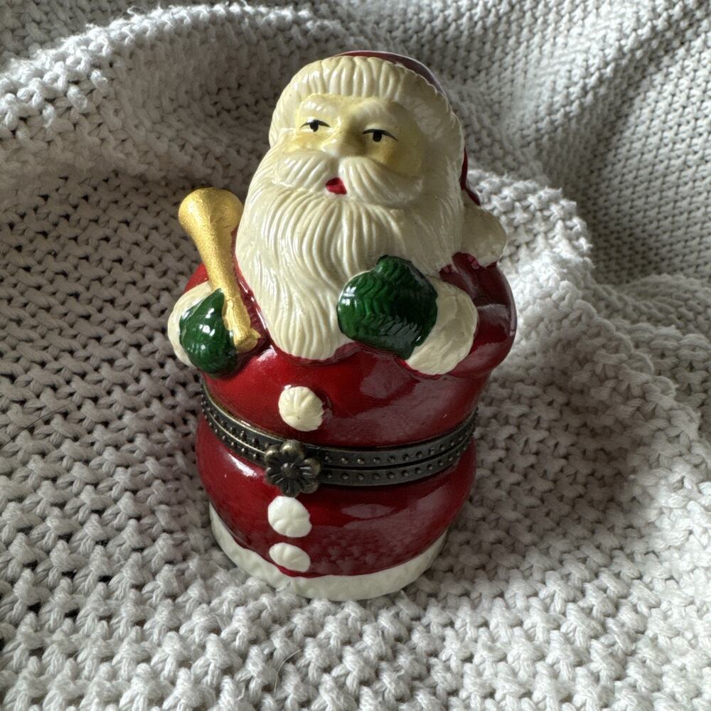Mr Christmas Santa Hinged Music Box Plays We Wish You A Merry Christmas 4’